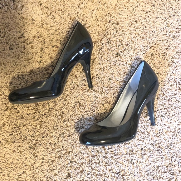 Black high heels - Picture 2 of 3